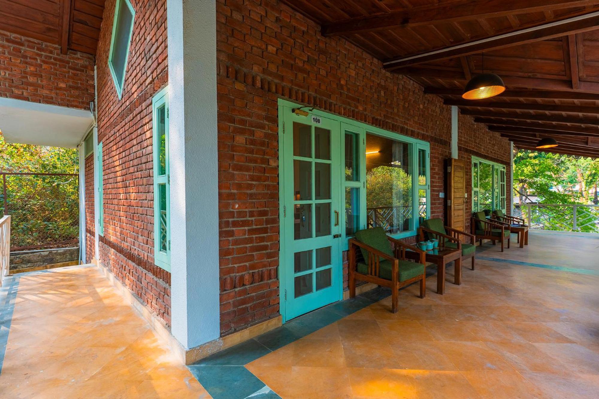 Malusara Retreat By The Lake Bhimtal Exterior photo